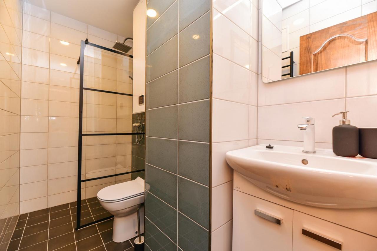 Meldernams Aparthotel Ventspils Exteriör bild