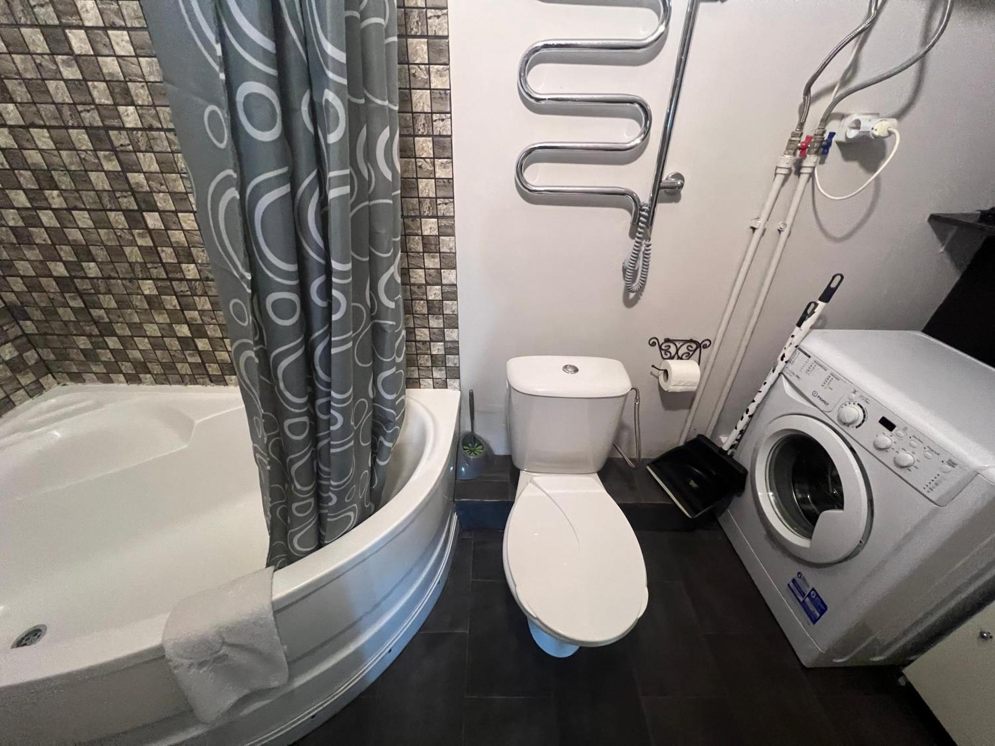 Meldernams Aparthotel Ventspils Exteriör bild